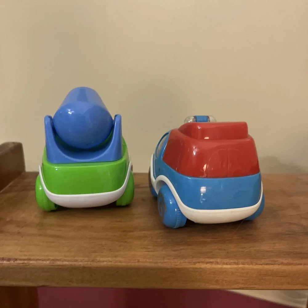 2 pc‎ Chunky Hard Plastic Hobby Lobby Cartoon Character Construction Toy Cars